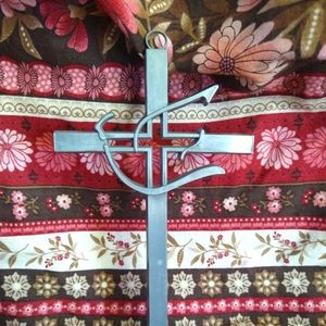 Sturdy Abstract Metal Cross Wall Hanging